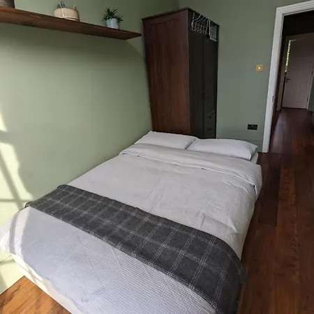 2 Bedrooms Georgian In The Heart Of The 公寓