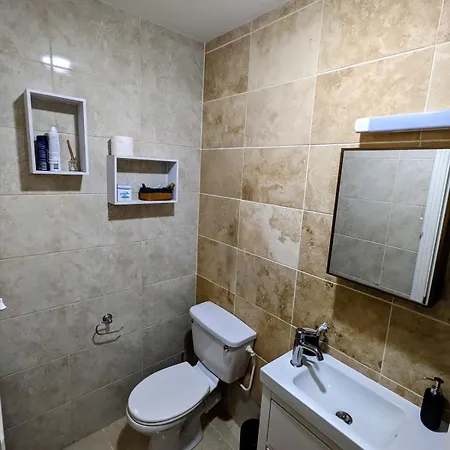 2 Bedrooms Georgian In The Heart Of The *